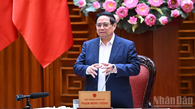 Thủ tướng Phạm Minh Chính phát biểu chỉ đạo tại buổi làm việc với Bộ Quốc phòng và các bộ, ngành liên quan.