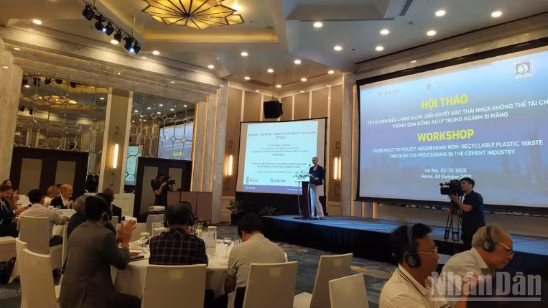 Bà Hilde Solbakken, Đại sứ Na Uy tại Việt Nam phát biểu khai mạc hội nghị.