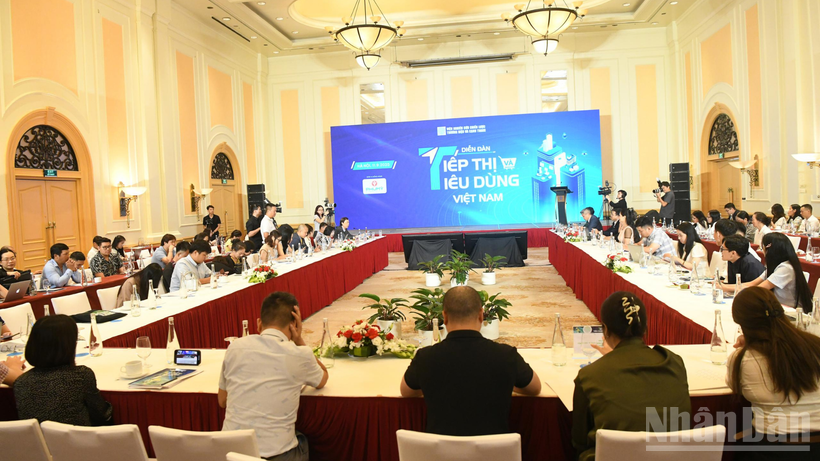 Diễn đàn tiếp thị và tiêu dùng Việt Nam 2025: Động lực tăng trưởng và thách thức.