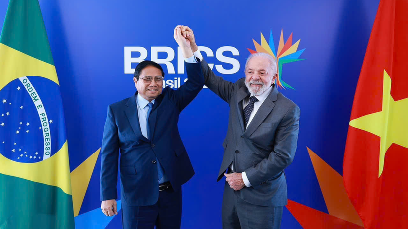 Thủ tướng Phạm Minh Chính và Tổng thống Cộng hòa Liên bang Brazil Lula da Silva. (Ảnh: Dương Giang - TTXVN)
