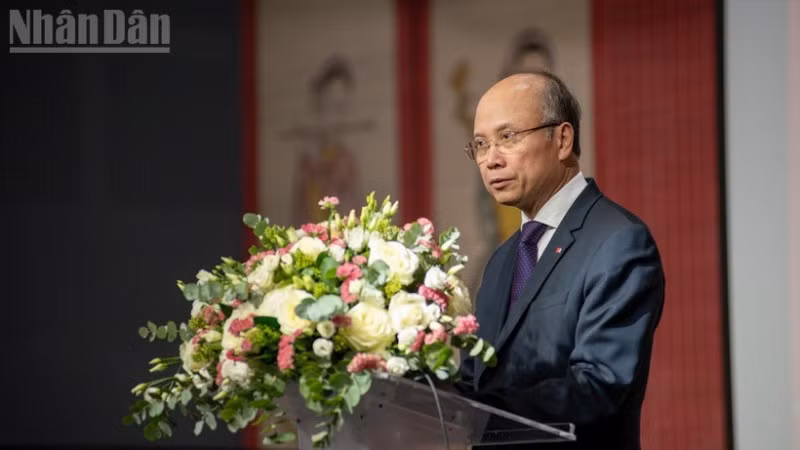 Đại sứ Đinh Toàn Thắng bày tỏ vinh dự được chứng kiến sức sống đặc biệt của mối quan hệ giữa hai nước trong thời gian công tác tại Pháp. 