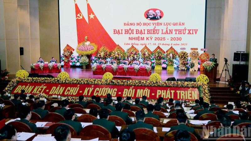 Quang cảnh đại hội.