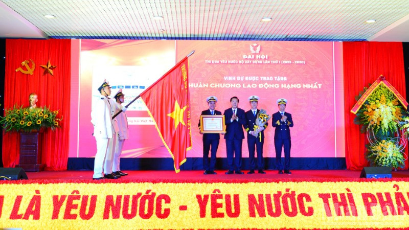 Ngày 24/10/2025, Trường đại học Hàng hải Việt Nam vinh dự đón nhận Huân chương Lao động hạng Nhất do Chủ tịch nước trao tặng.
