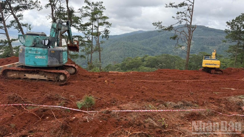 Tập trung thông tuyến giao thông sau mưa lũ lớn ở Trung Bộ và Tây Nguyên Công tác khắc phục hậu quả mưa lũ vẫn đang khẩn trương thực hiện đồng bộ, nhiều giải pháp.