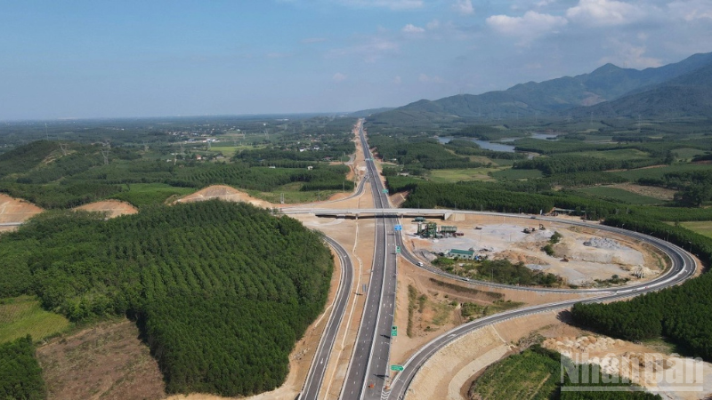 Cao tốc bắc-nam, đoạn qua Vũng Áng-Bùng.