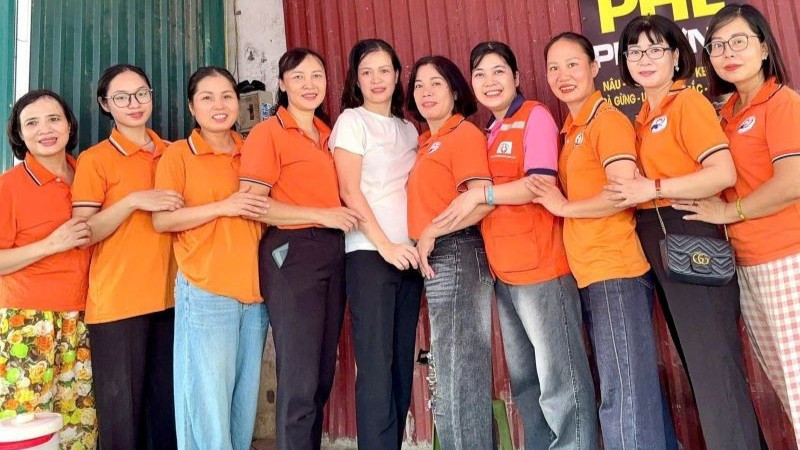 Các thành viên của nhóm Bếp ăn không đồng Bình Minh.