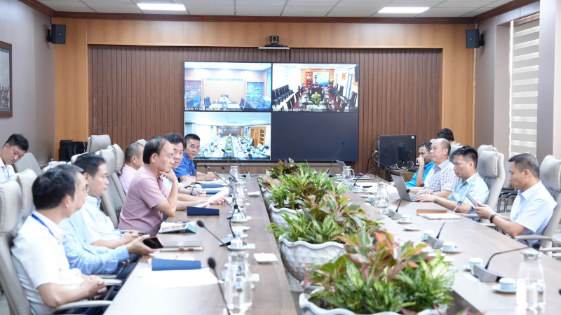 Cuộc họp kích hoạt ứng phó cơn bão số 11 của Tổng công ty Quản lý bay Việt Nam.