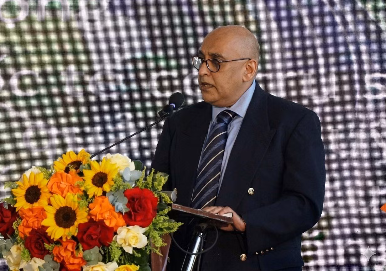 ong-ali-ijaz-ahmad-chu-tich-kiem-tong-giam-doc-makara-capital-partners-singapore.jpg