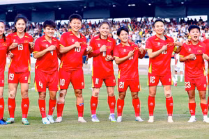 Đội tuyển nữ Việt Nam giành chiến thắng thuyết phục để tiến vào bán kết. (Ảnh: VFF)