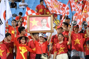 [Ảnh] Không khí sôi động trên khán đài Mỹ Đình trước trận Việt Nam-Campuchia