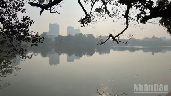 Dự báo khu vực Hà Nội ngày nắng, đêm không mưa, sáng sớm có nơi có sương mù. (Ảnh: Đ.T)