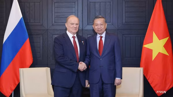 Tổng Bí thư, Chủ tịch nước Tô Lâm tiếp Chủ tịch Đảng Cộng sản Liên bang Nga Gennady Zyuganov. (Ảnh: Thống Nhất - TTXVN)