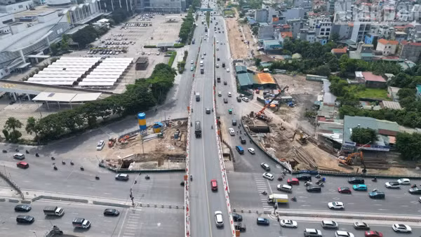 Từ ngày 30/10/2026 đến hết ngày 30/1/2027, giao thông trên đường Cổ Linh, đoạn đến nút giao cao tốc Hà Nội-Hải Phòng, sẽ được tổ chức lại để phục vụ thi công dự án đường trên cao. 