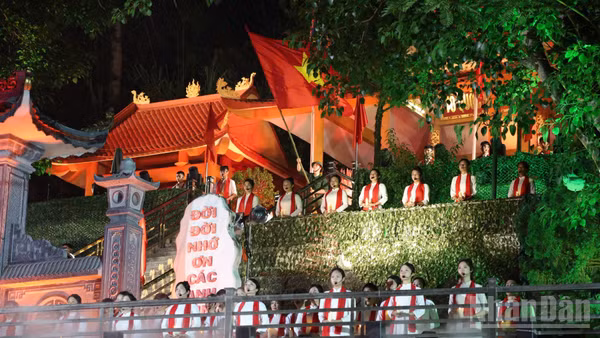 Chương trình cầu truyền hình trực tiếp “Sao sáng dẫn đường” tại Tuyên Quang.