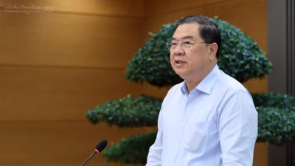 Phó Thủ tướng Thường trực Phạm Gia Túc chủ trì cuộc họp về Đề án thí điểm cơ chế, chính sách áp dụng cho Khu kinh tế cửa khẩu Mộc Bài và Đề án thí điểm xây dựng Khu hợp tác kinh tế qua biên giới tại Cửa khẩu quốc tế đường bộ Lào Cai, sáng 28/9. (Ảnh: chinhphu.vn/Phương Nguyên)