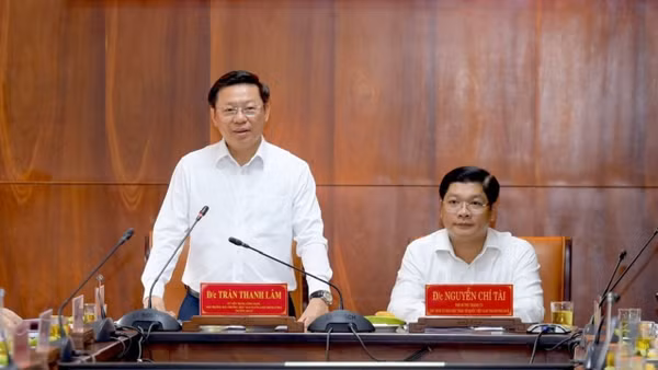 Phó Trưởng ban Thường trực Ban Tuyên giáo Trung ương Trần Thanh Lâm phát biểu chỉ đạo tại buổi làm việc. (Ảnh: Đ.Quang)