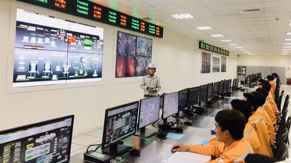 Đẩy mạnh ứng dụng công nghệ số và hệ thống điều hành thông minh trong quản lý, vận hành sản xuất công nghiệp. (Ảnh: MAI HUYÊN)