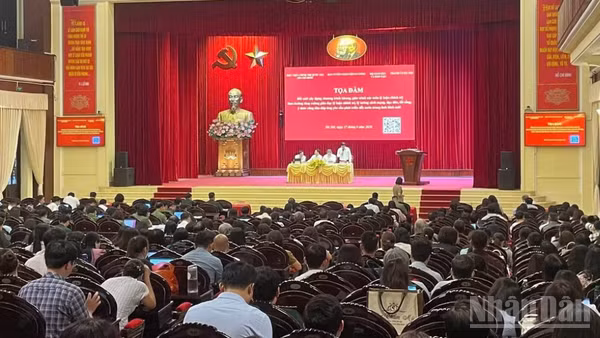 Quang cảnh tọa đàm. (Ảnh: PHẠM CƯỜNG)