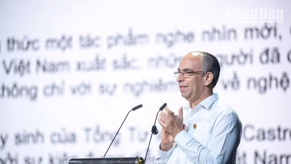 Đại sứ Cuba tại Việt Nam Rogelio Polanco Fuentes tại lễ ra mắt bộ phim tài liệu “Hai trái tim chung nhịp đập”. (Ảnh: MINH DUY)