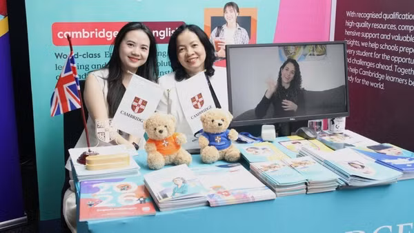 Không gian giới thiệu các học liệu số và giải pháp giảng dạy chuẩn quốc tế của Cambridge tại Triển lãm giáo dục và công nghệ giáo dục. (Ảnh: BẢO NGÂN)