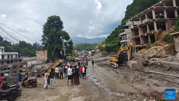 Việt Nam viện trợ nhân đạo khẩn cấp 300.000 USD cho Nepal