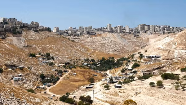 Israel đang đẩy mạnh kế hoạch cho dự án khu định cư E1 gây tranh cãi ở Bờ Tây, công bố đấu thầu 1.234 nhà ở. (Ảnh: Tân Hoa Xã)