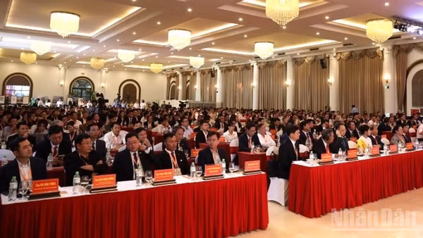 Đại biểu, nhà đầu tư trong nước, quốc tế dự hội nghị thu hút đầu tư quốc tế tại tỉnh Điện Biên. (Ảnh: LÊ LAN)