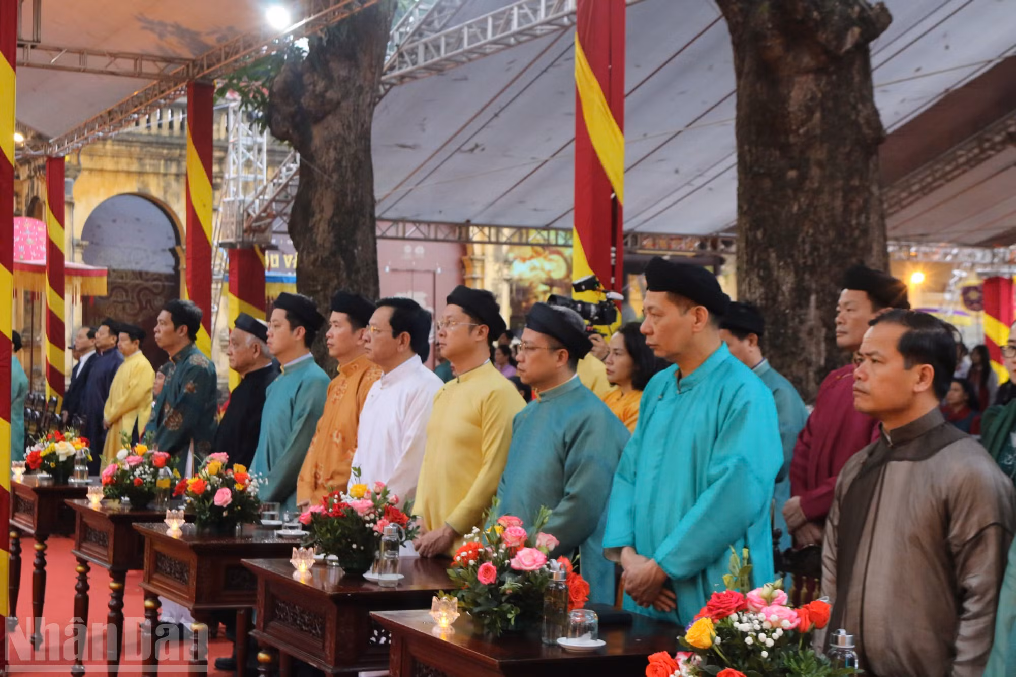 Các đại biểu dự Lễ dâng hương khai xuân Bính Ngọ tại Hoàng thành Thăng Long.