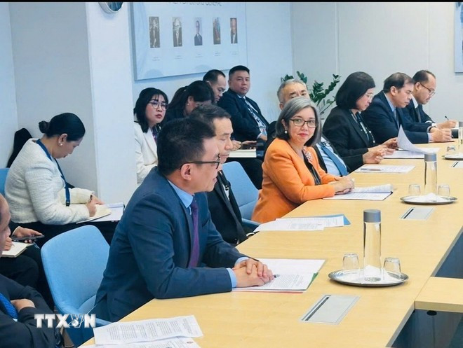 Đại sứ Việt Nam tại Áo Vũ Lê Thái Hoàng phát biểu tại sự kiện. (Ảnh: TTXVN phát)