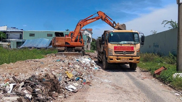 Công tác thu gom, phân loại đóng vai trò là tiền đề để quản lý toàn bộ vòng đời chất thải rắn xây dựng từ khi phát sinh, nhằm thúc đẩy tái sử dụng, tái chế vào các mục đích khác nhau. 8-xe-3048.jpg