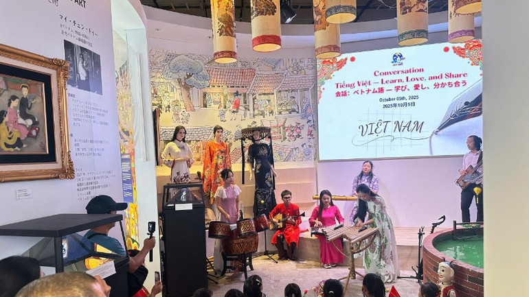 Một tiết mục biểu diễn trong khuôn khổ chương trình. z7082890872670-d86990c76321a9ffa78921a27e0b4519-4841.jpg