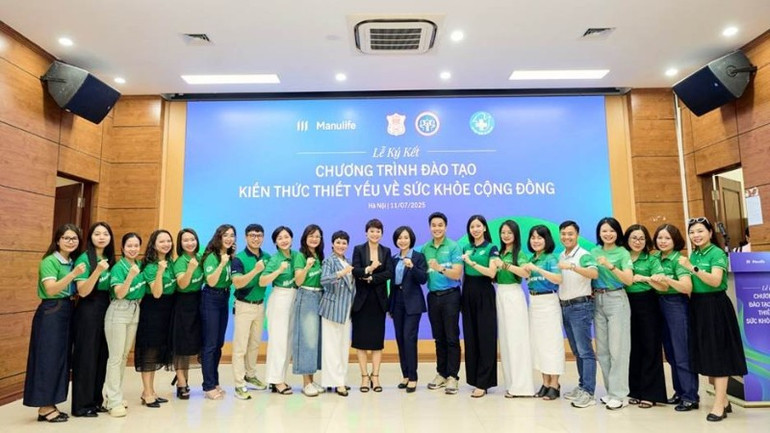 ការយល់ដឹងអំពីបញ្ហាសុខភាពសាធារណៈជួយឱ្យអ្នកប្រឹក្សាយោបល់ឆ្លើយបានប្រសើរជាងមុន និងគាំទ្រសំណួរទាក់ទងនឹងការទូទាត់អត្ថប្រយោជន៍សុខភាព។ (រូបថត៖ ហៀង ហា) 1752479465511-1630.jpg