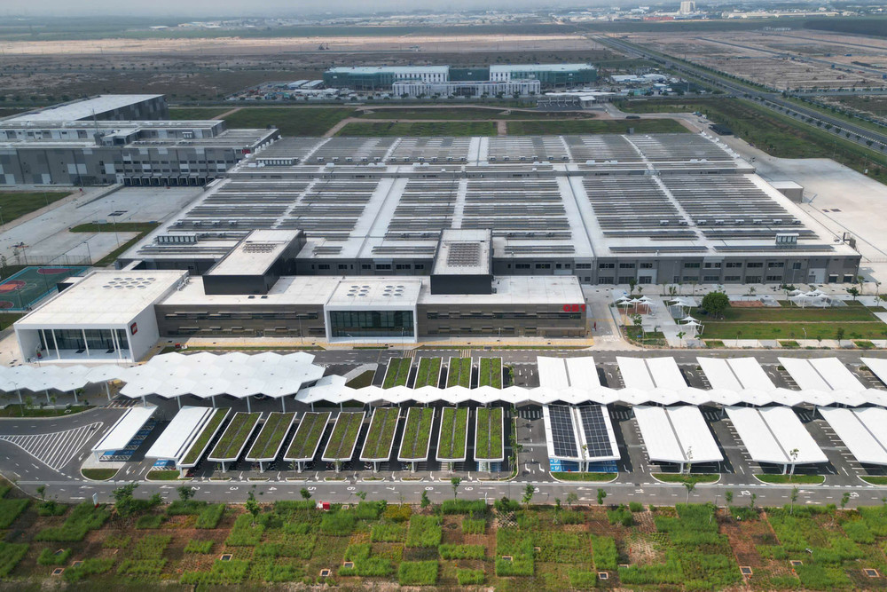 Nhà máy LEGO Việt Nam tại Bình Dương được Coteccons xây dựng theo tiêu chuẩn LEED Platinum. hinh-8-nha-may-lego-viet-nam-tai-binh-duong-duoc-coteccons-xay-dung-theo-tieu-chuan-leed-platinum.jpg