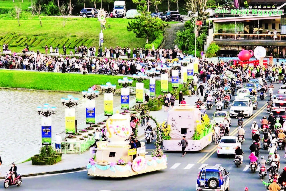 Xứ ngàn hoa Đà Lạt sôi động với Carnival đường phố Lễ hội Trà quốc tế 2025.
