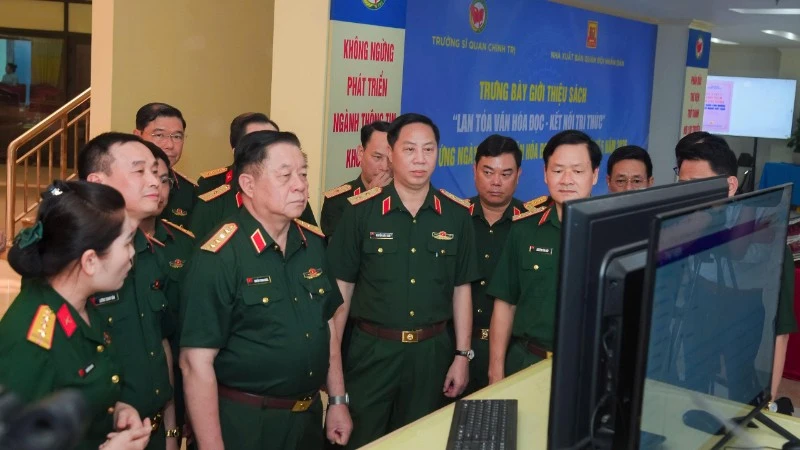 Phát động phong trào đọc sách trong Quân đội: Nâng cao tri thức, bản lĩnh