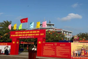 Cổng Khu vực bỏ phiếu số 14. (Ảnh: CTV)