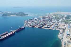 Công nghiệp và xây dựng Khánh Hòa năm 2025 tăng 8,81%. Trong ảnh: Toàn cảnh Nhà máy đóng tàu HD Hyundai Việt Nam (Ảnh: PHONG NGUYÊN) 