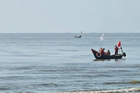 Triển khai hoạt động cứu hộ trên biển Sầm Sơn, tỉnh Thanh Hóa.