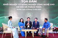 Các chuyên gia, đại diện nhà quản lý, thanh niên khởi nghiệp thành công trao đổi tại Tọa đàm.