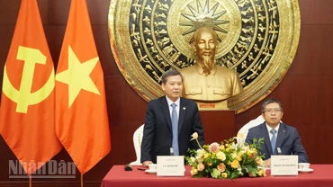 Bí thư Trung ương Đảng, Chánh án Tòa án nhân dân tối cao Lê Minh Trí phát biểu tại buổi làm việc.