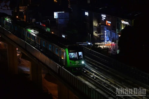 Công ty trách nhiệm hữu hạn Một thành viên Đường sắt Hà Nội (Hà Nội Metro) điều chỉnh thời gian giờ cao điểm và áp dụng biểu đồ chạy tàu mới trên cả 2 tuyến đường sắt đô thị Cát Linh-Hà Đông và Nhổn-Ga Hà Nội từ ngày 9/2.