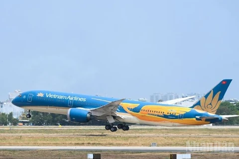 Vietnam Airlines trở thành đại diện Việt Nam duy nhất được AirlineRatings xếp vào Top 25 hãng hàng không truyền thống an toàn nhất thế giới năm 2026, đứng thứ 19 toàn cầu và tăng 3 bậc so với năm 2025. 