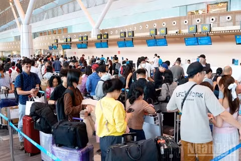 Vietnam Airlines Group bổ sung 60.000 chỗ, nâng tổng tải cung ứng lên gần 725 nghìn chỗ trên toàn mạng bay để phục vụ lượng khách tăng cao trong kỳ nghỉ lễ Quốc khánh. (Ảnh: TRUNG PHONG)
