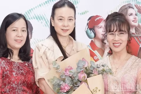 Vietjet và Muang Thai ký thỏa thuận hợp tác chiến lược nhằm thúc đẩy các hoạt động hợp tác kinh doanh và thể thao, văn hóa, phát triển cộng đồng giữa Việt Nam, Thái Lan và khu vực.