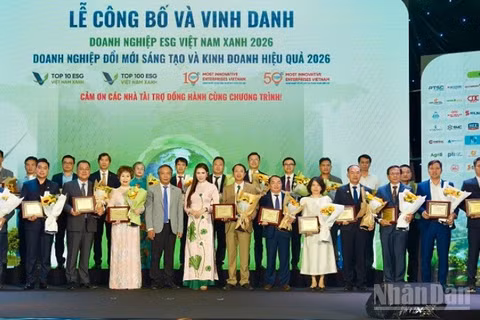 Vietnam Airlines được vinh danh trong Top 10 Doanh nghiệp ESG Việt Nam xanh 2026 ngành Logistics và Top 100 ESG Việt Nam xanh 2026.