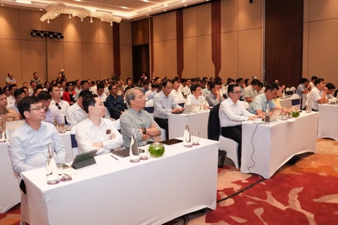 Toàn cảnh hội nghị.