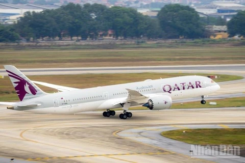 Nhiều quốc gia Trung Đông đóng cửa không phận, khiến các chuyến bay buộc phải hủy.