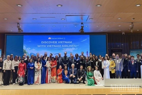 Vietnam Airlines tổ chức sự kiện công bố đường bay thẳng Hà Nội-Amsterdam (Hà Lan) tại sân bay Amsterdam Schiphol.