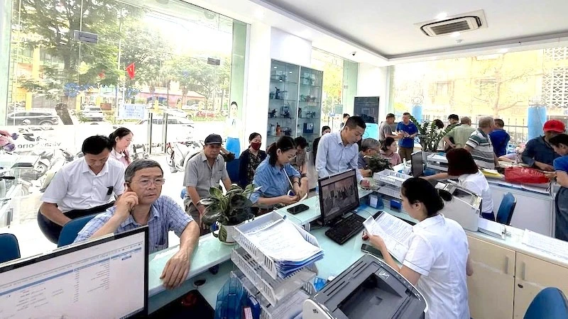 Từ 15/4, xác thực thuê bao di động bắt buộc qua VNeID và căn cước gắn chip