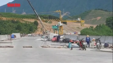 [Video] Khởi công thêm ba dự án đường cao tốc dài hơn 300km vào dịp 19/8 tới